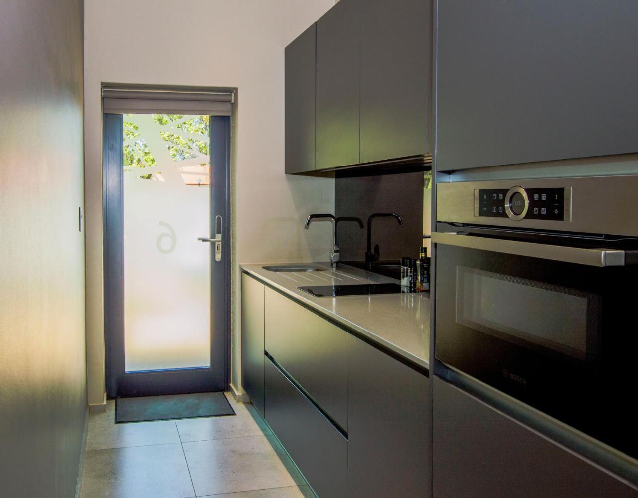 De Haas Living @ Die Laan 2 สเตลเลนบอช ภายนอก รูปภาพ