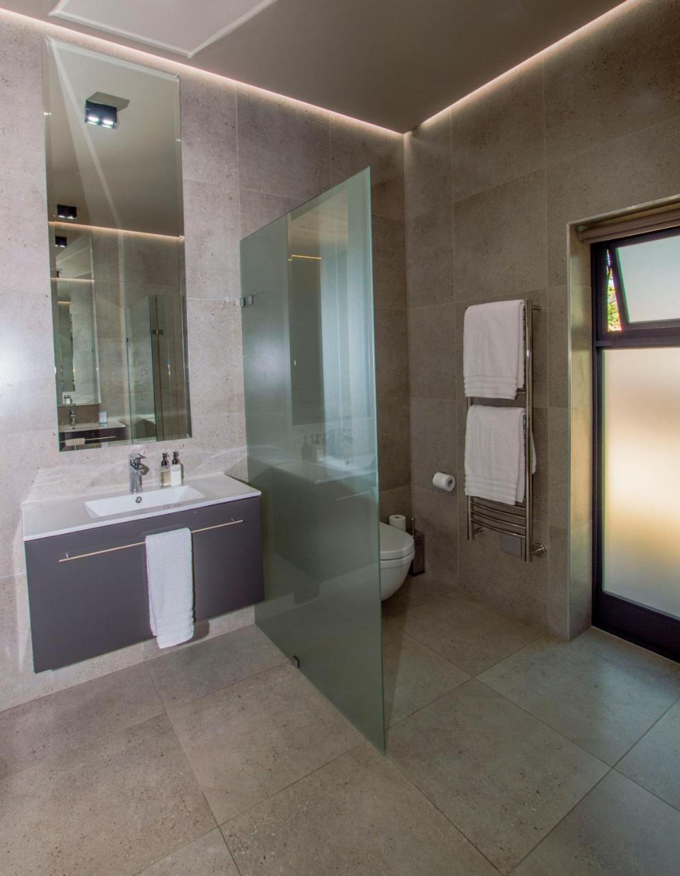De Haas Living @ Die Laan 2 สเตลเลนบอช ภายนอก รูปภาพ