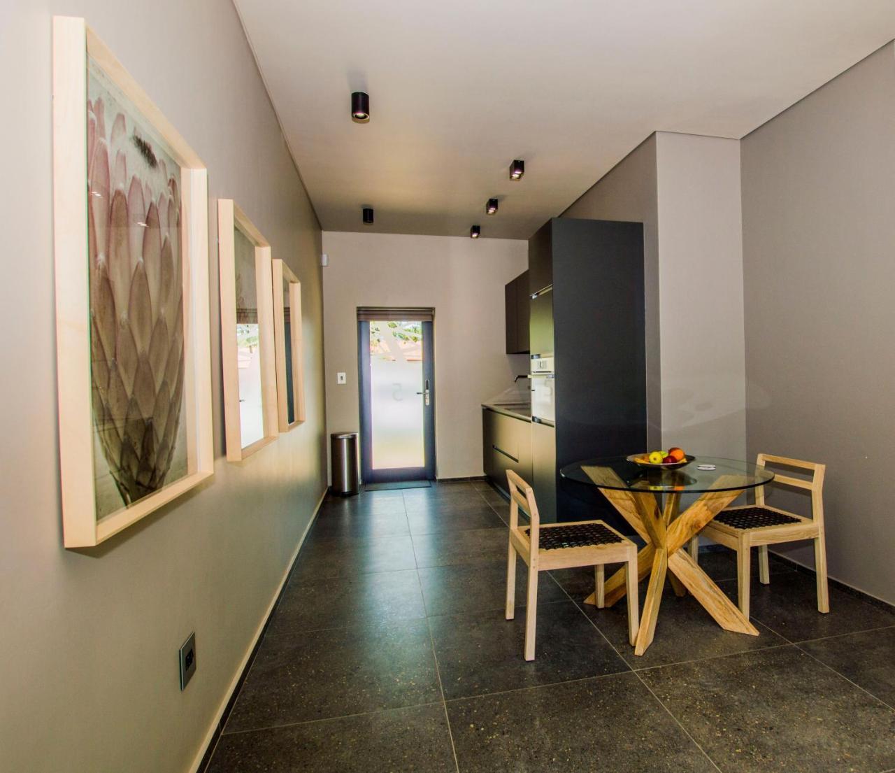 De Haas Living @ Die Laan 2 สเตลเลนบอช ภายนอก รูปภาพ